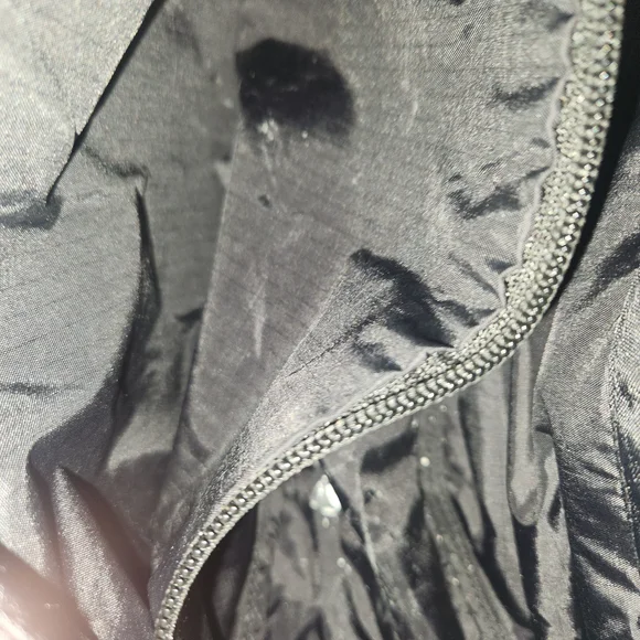 Baggu UO Exclusive Rose Embrodierd Medium Crescent - Picture 4 of 7